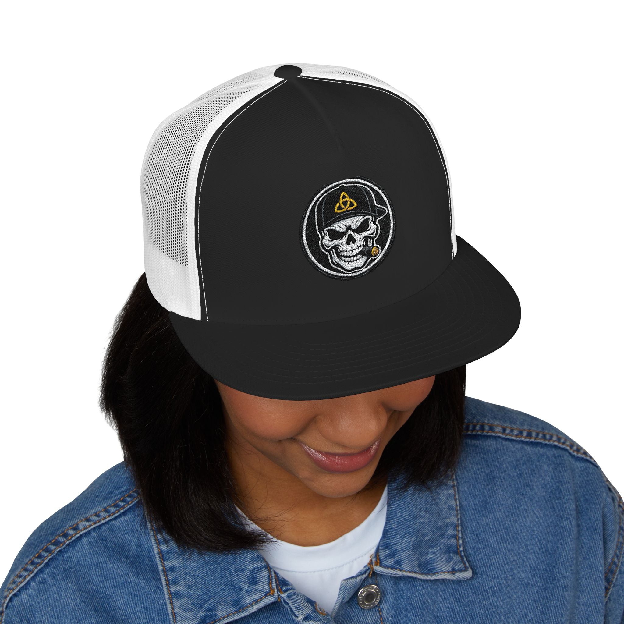 Embroidered Skull Captain Trucker Cap — Vintage Nautical Patch Hat