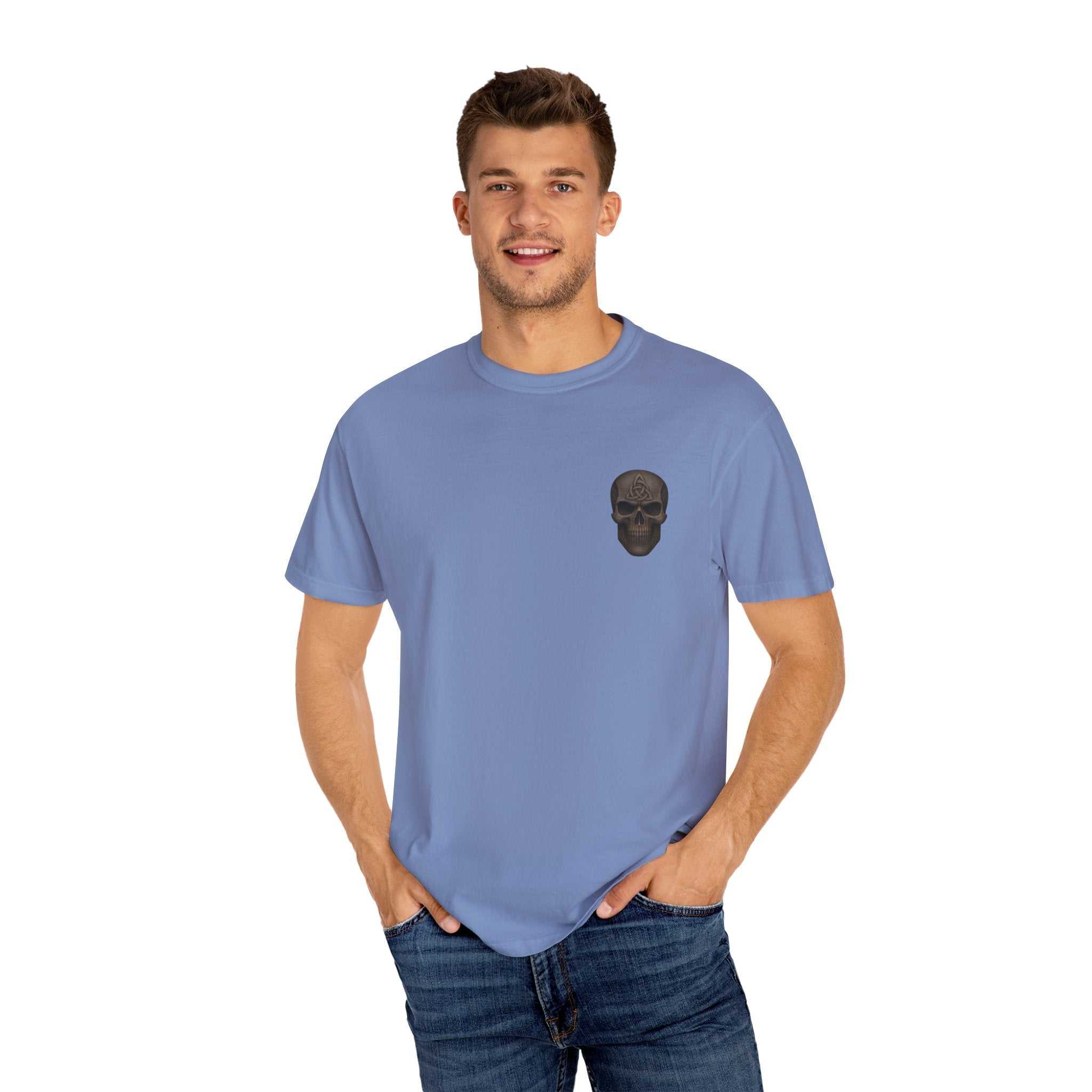 Unisex vintage-inspired patriotic t-shirt in blue with a small black skull graphic, casual fit for celebrations and everyday wear